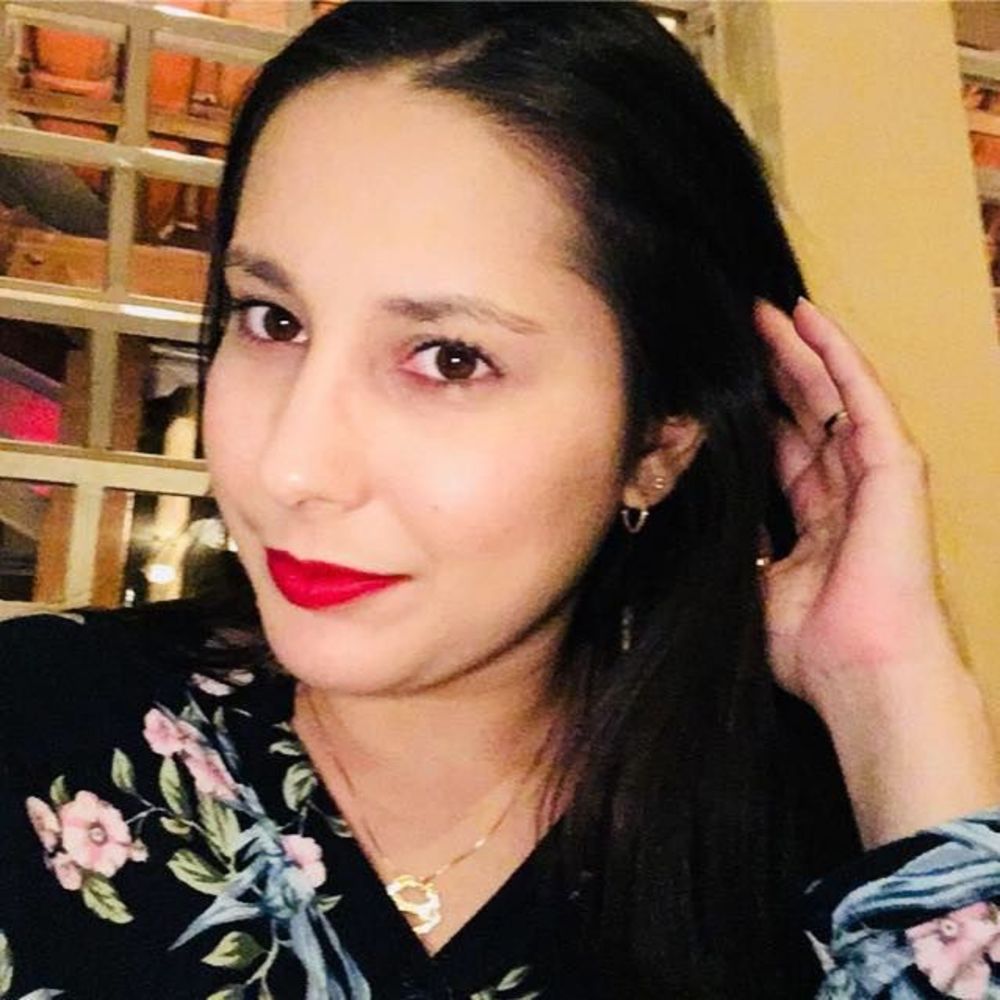 Meet your Posher, Daniela